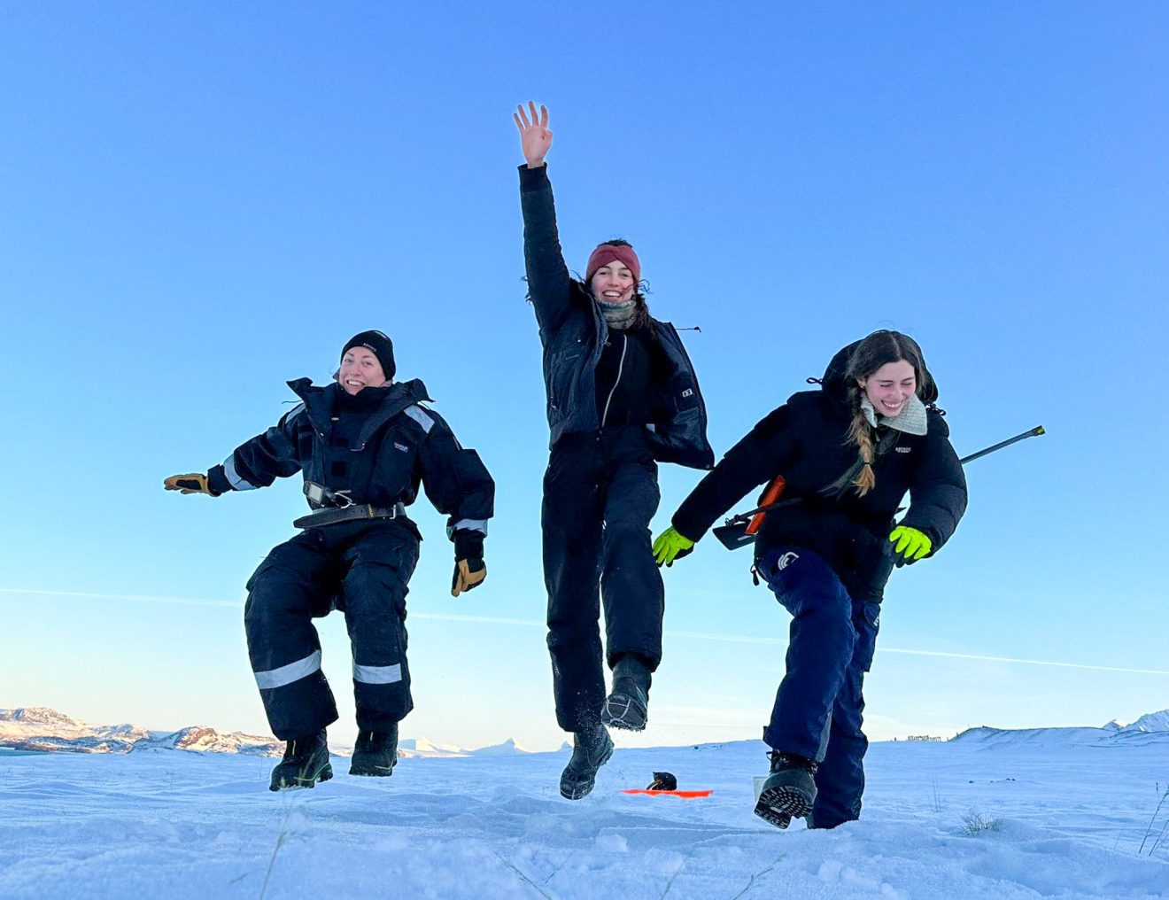 Snow sampling brings institutions together in Ny-Ålesund Research Station